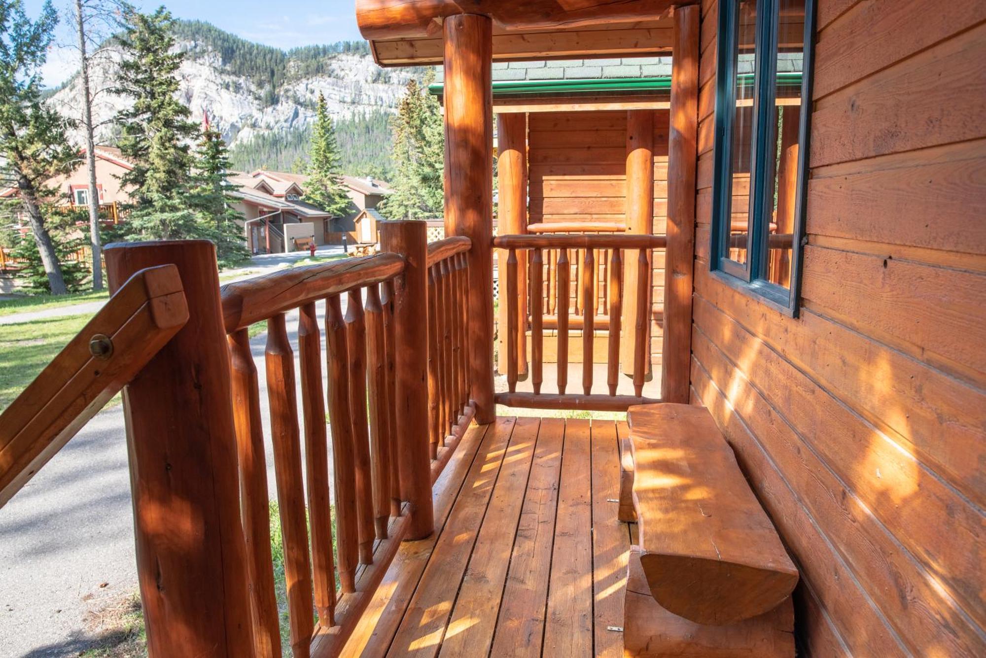 Hostel Hi-banff Alpine Centre