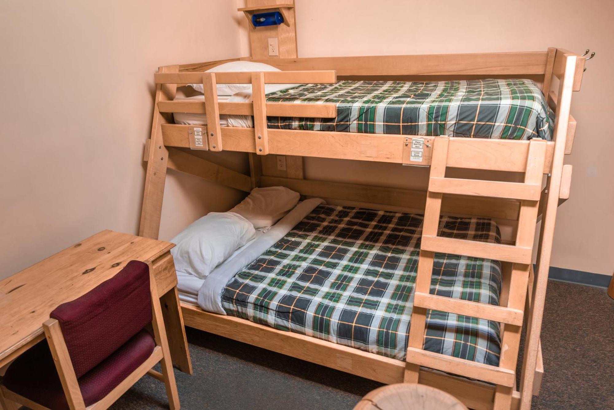 Hostel Hi-banff Alpine Centre