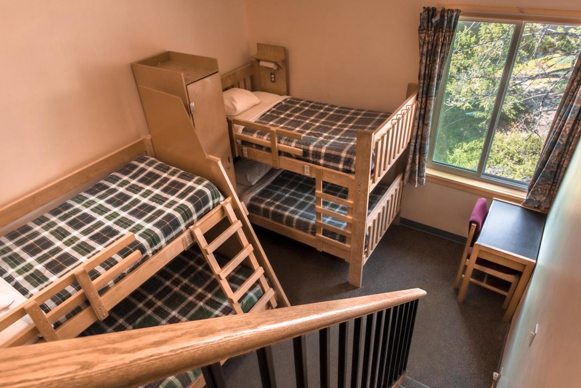 Hostel Hi-banff Alpine Centre